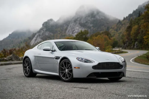 Aston Martin V8 Vantage (2018)