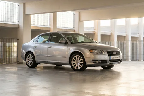 Audi A4 (B7 8E)