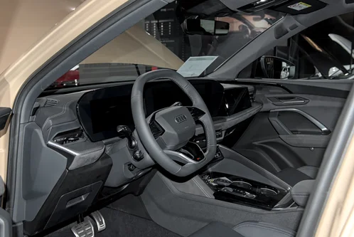 Audi SQ5 III - view 3