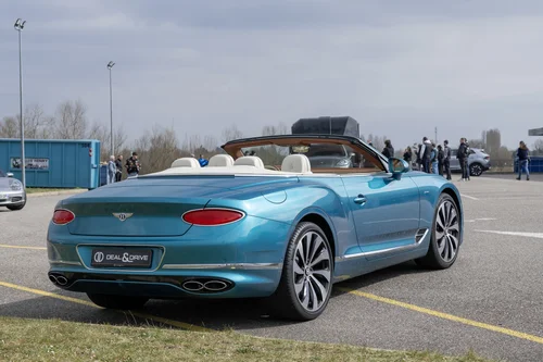 Bentley Continental GTC IV - view 2