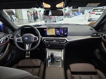 BMW i4 (G26 LCI, Phase 2 2024) - view 2