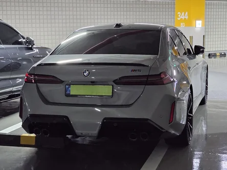 BMW M5 (G90) - view 2