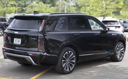 Cadillac VISTIQ - view 2