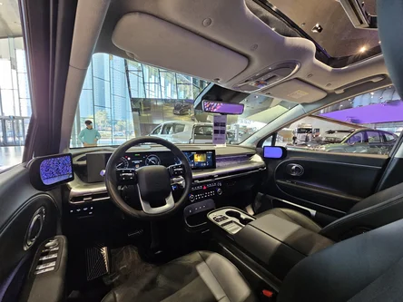 Hyundai IONIQ 9 - view 3