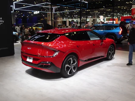 Kia EV6 (Phase 2 2024) - view 2