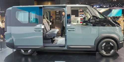 Kia PV5 Passenger - view 3