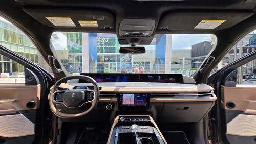 Lincoln Navigator V - view 2