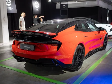 Lotus Emeya - view 2