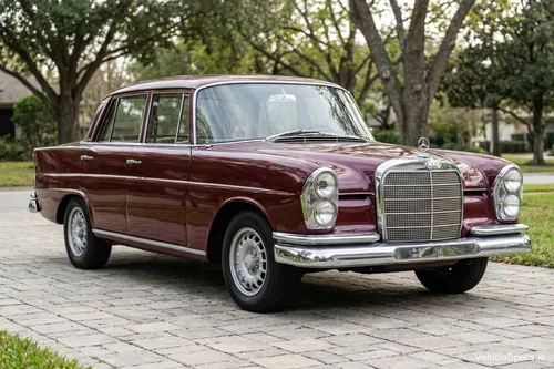 Mercedes-Benz Fintail (W112)