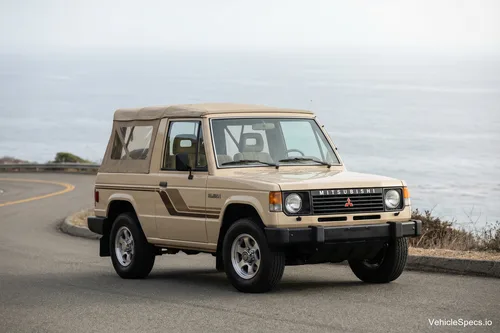 Mitsubishi Pajero I Canvas Top (L04_G)