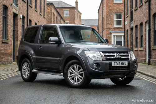 Mitsubishi Shogun IV (3-door, Phase 2 2011)