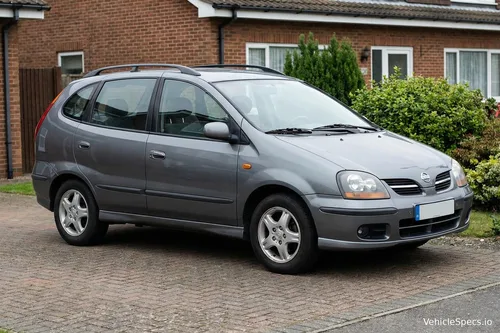 Nissan Almera Tino