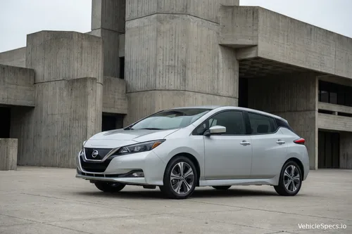 Nissan Leaf II (ZE1)