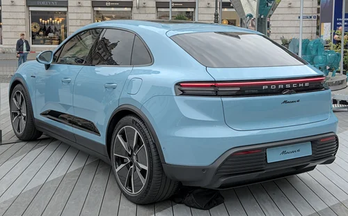 Porsche Macan II Electric - view 2