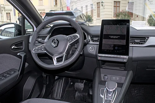 Renault Captur II (Phase 2 2024) - view 3